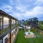 Hospedium Isabel La Catolica Hotel 2*