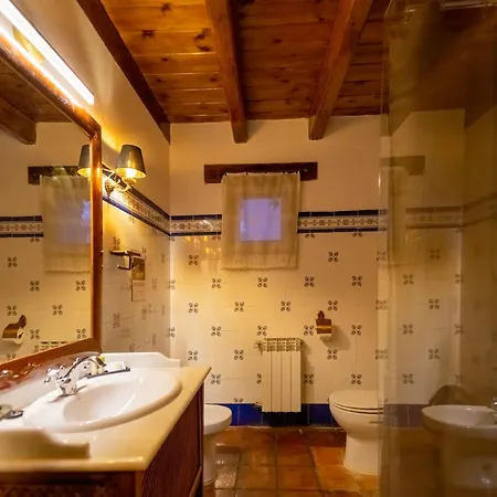 Hospedium Rural Isabel La Catolica Hotel 2*